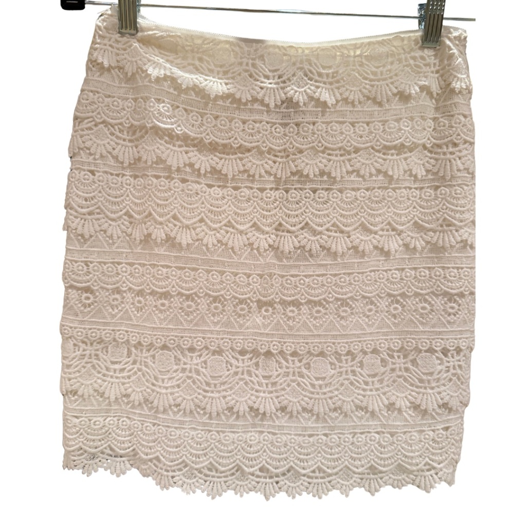 White House Black Market- Crochet/Lace Mini Skirt